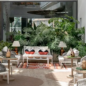 https://vincci-seleccion-posada-del-patio.1costadelsol.com