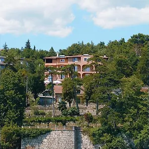 Willa With Private Parking And Breakfast,seaview Volosko