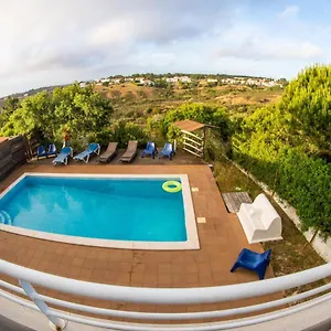 https://mayla-surf-house.hotelaalgarve.com