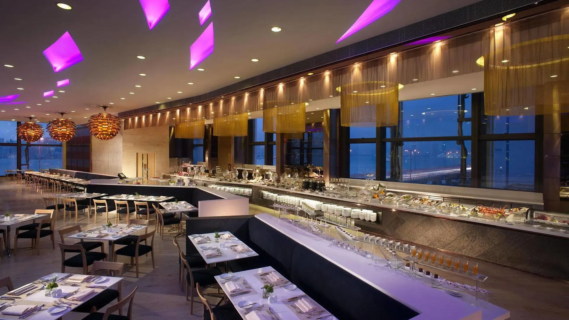 Harbour Grand Hong Kong Hotel 5*,